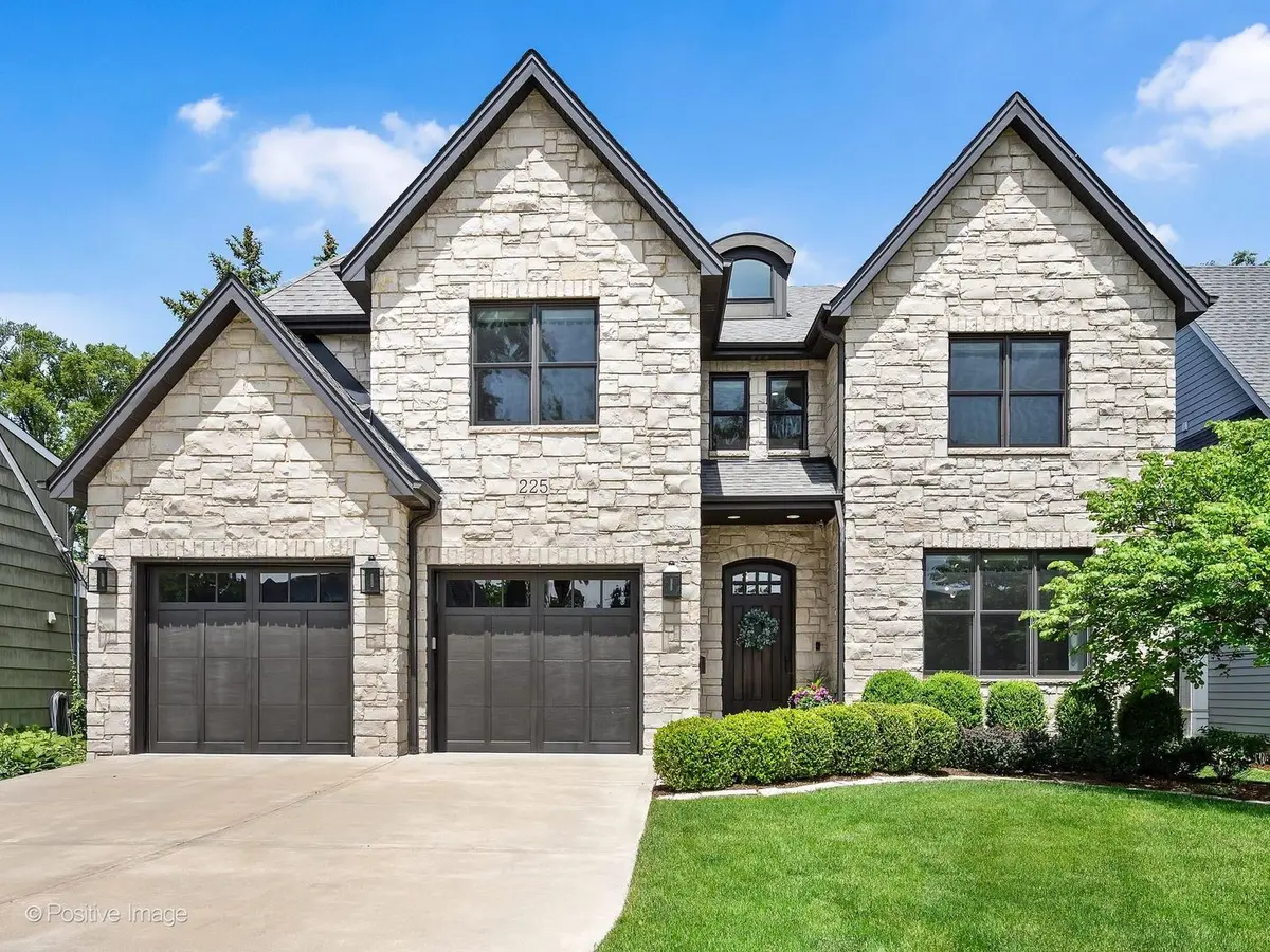 225 E Wilson ST, Elmhurst, IL 60126