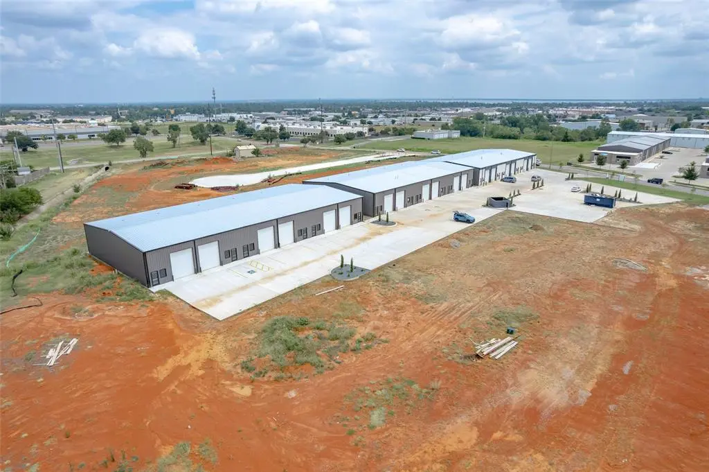 8101 Silver XING #300, Oklahoma City, OK 73132