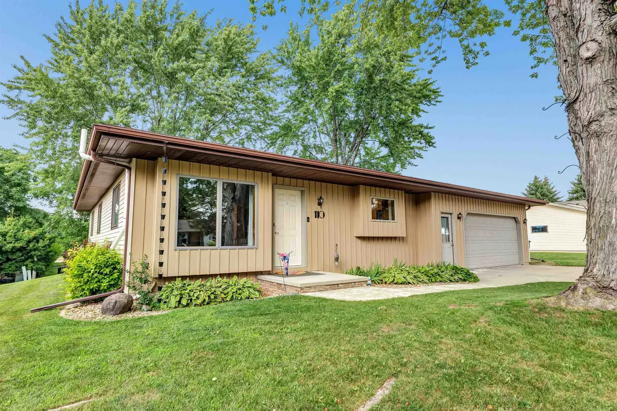 110 E MORNINGSIDE DR, Kaukauna, WI 54130
