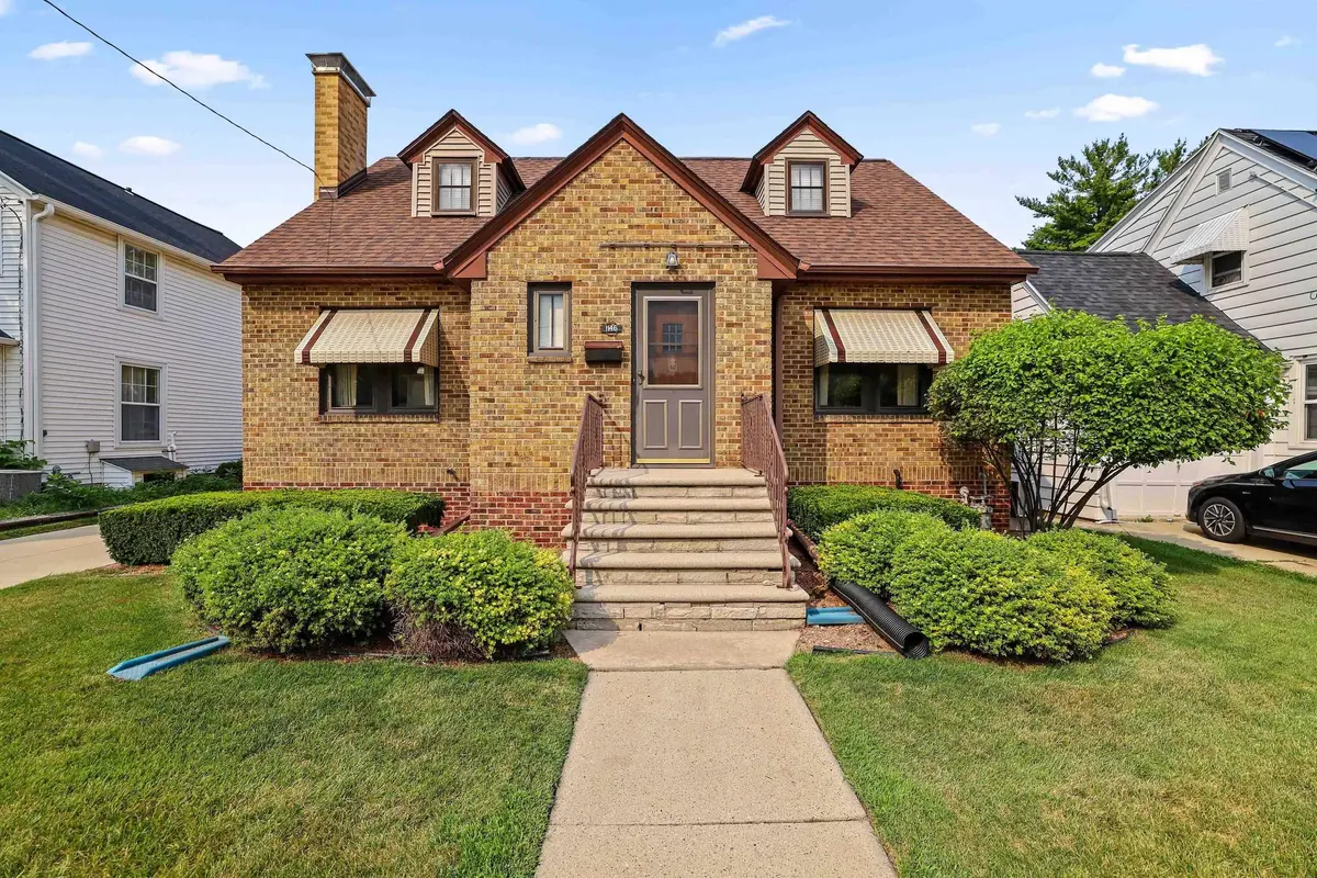 1146 DOUSMAN ST, Green Bay, WI 54303-3006
