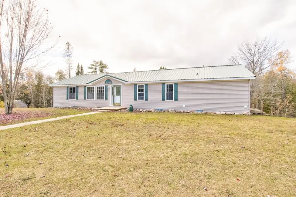 W7642 SINKLER LN, Stephenson, MI 49887