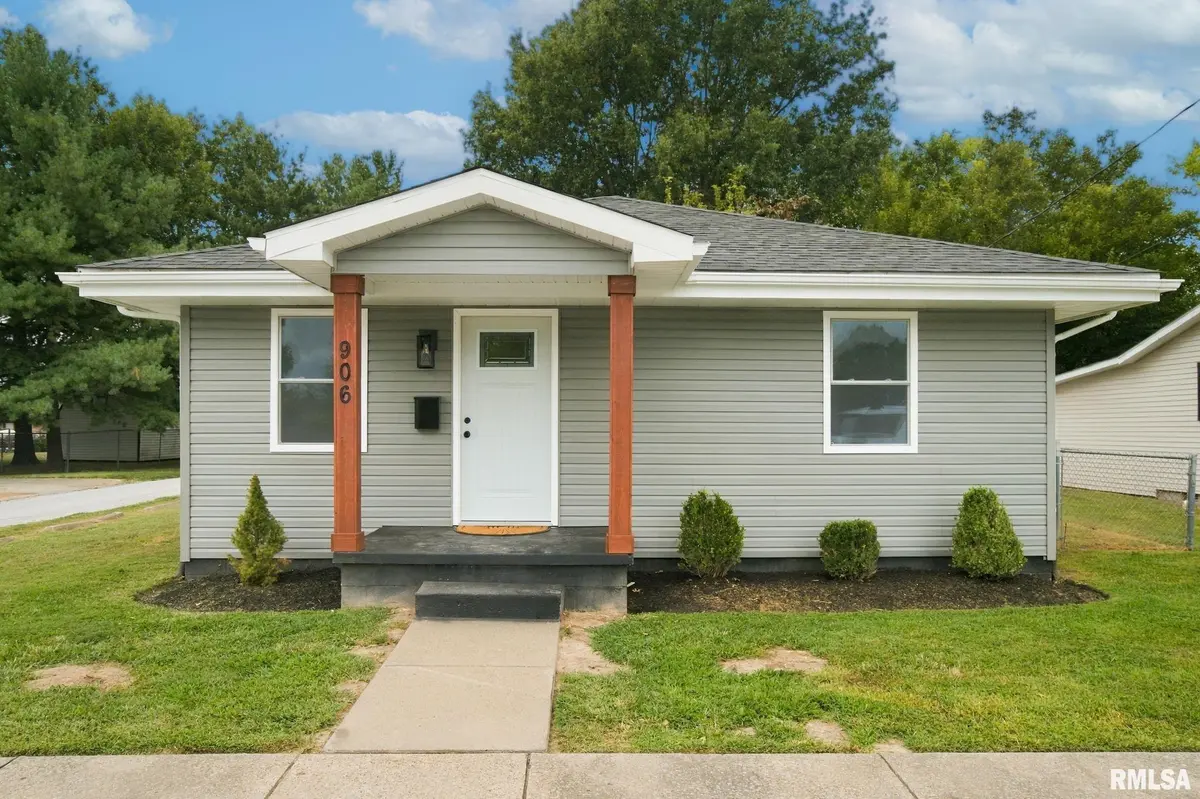 906 N LOGAN ST, Marion, IL 62959