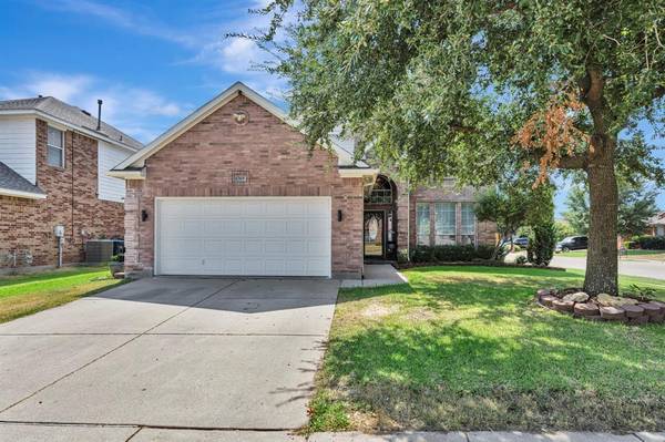 6369 Redeagle Creek Drive, Fort Worth, TX 76179