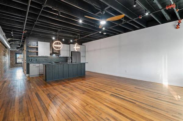 330 W Lamar Street #201, Sherman, TX 75090
