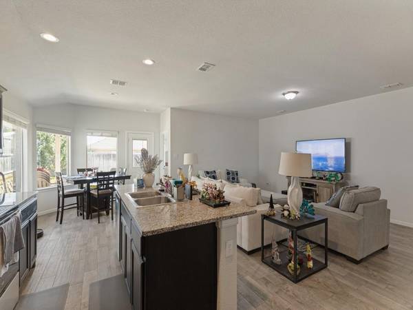 9224 Castorian Drive, Fort Worth, TX 76131