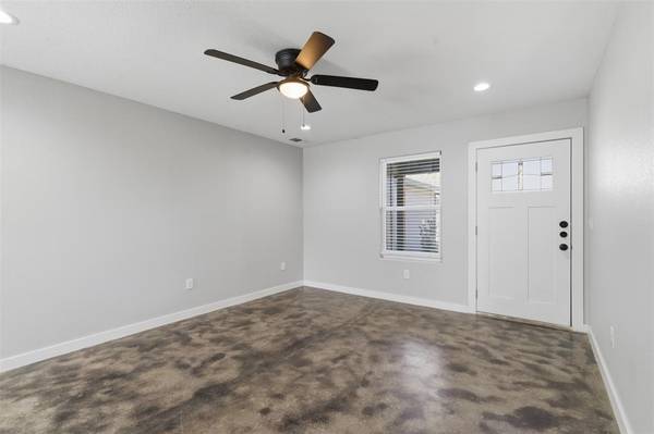 612 W Coffin Street, Denison, TX 75020