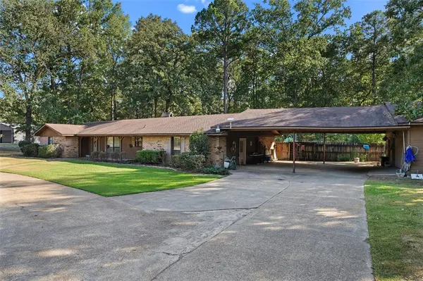8915 Blanchard Latex Road, Mooringsport, LA 71060