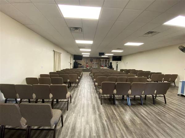 7041 Military Parkway, Dallas, TX 75227