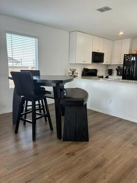 632 Commander Abbott DR, Jarrell, TX 76537