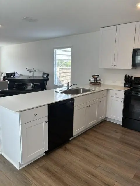 632 Commander Abbott DR, Jarrell, TX 76537