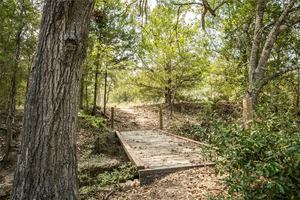 5848 FM 180, Ledbetter, TX 78946