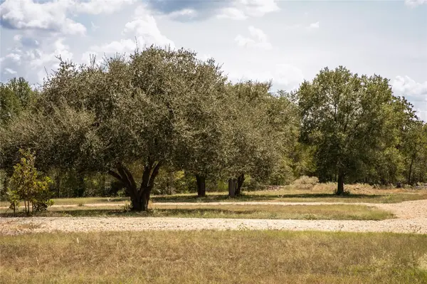 5848 FM 180, Ledbetter, TX 78946