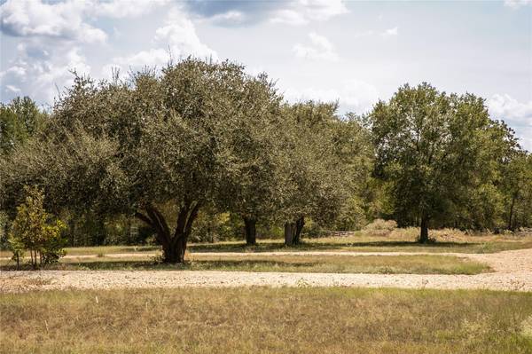 5848 FM 180, Ledbetter, TX 78946