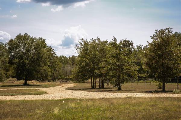 5848 FM 180, Ledbetter, TX 78946