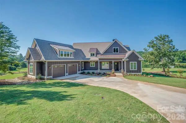 978 Mapleton LN, Columbus, NC 28722