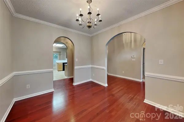 5611 Timbertop LN, Charlotte, NC 28215