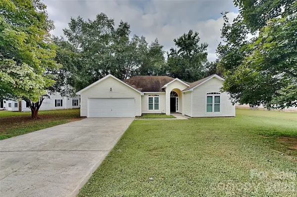 5611 Timbertop LN, Charlotte, NC 28215