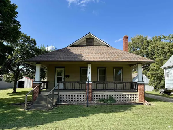 410 W Conn ST, Council Grove, KS 66846