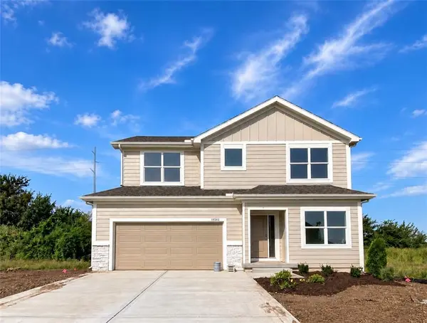 19362 Skyview LN, Spring Hill, KS 66083