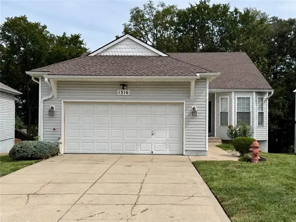 1516 NW Primrose LN, Blue Springs, MO 64015