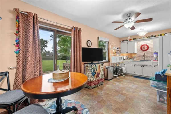 1103 W Ashbury ST, Olathe, KS 66061