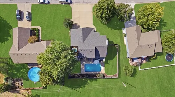301 Andrea LN, Harrisonville, MO 64701