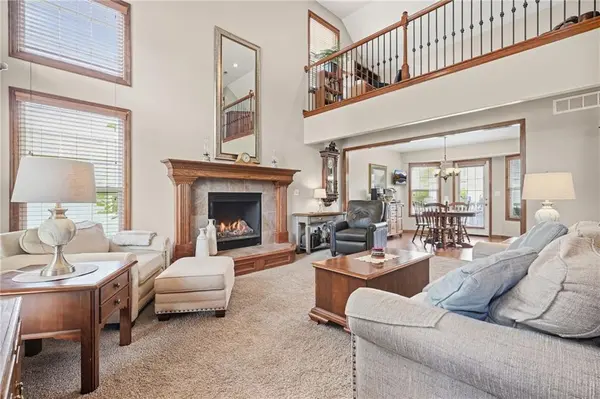 301 Andrea LN, Harrisonville, MO 64701