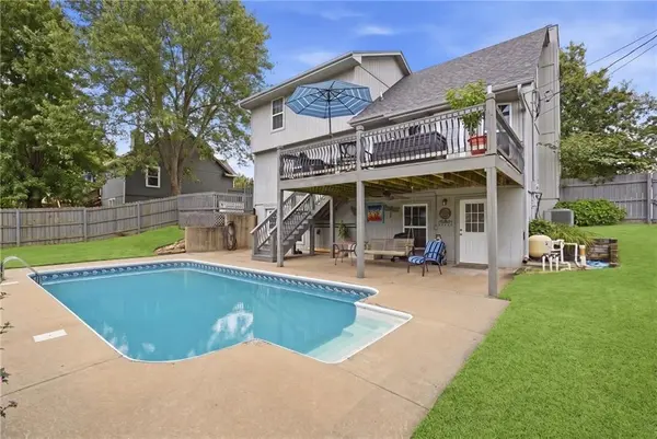 301 Andrea LN, Harrisonville, MO 64701