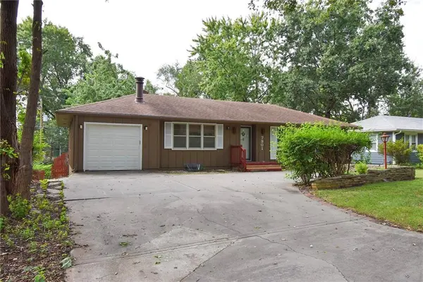7301 W 89th ST, Overland Park, KS 66212