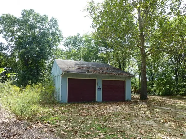 731-733 SW 13 HWY, Warrensburg, MO 64093