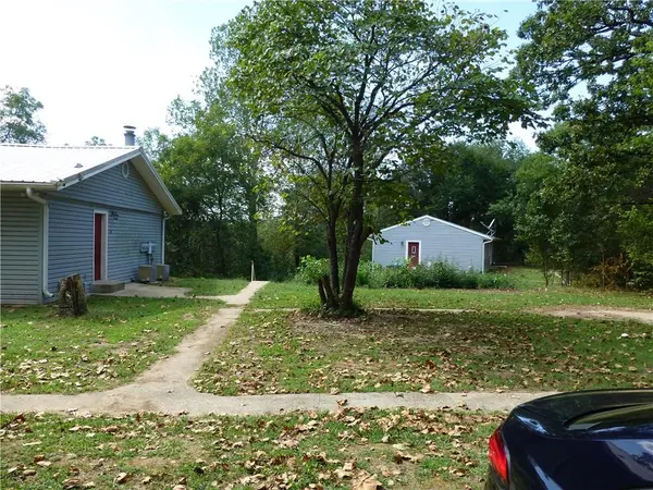 731-733 SW 13 HWY, Warrensburg, MO 64093