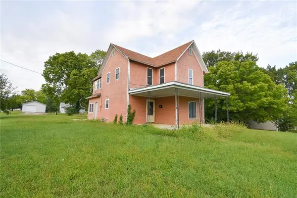 344 W 10th ST, Horton, KS 66439
