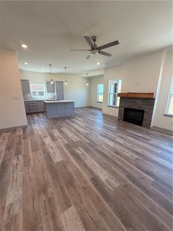 1313 NE Redwood CT, Oak Grove, MO 64075