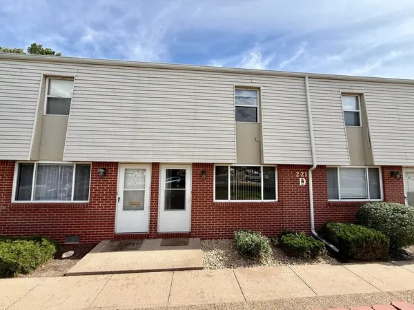 221 Chestnut #D2, Windsor, CO 80550