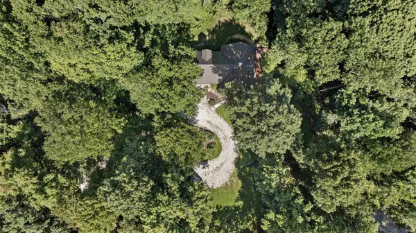 895 W Oakwood LN, Paoli, IN 47454-4745
