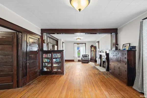 309 E Walnut ST, Chalmers, IN 47929