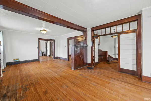 309 E Walnut ST, Chalmers, IN 47929