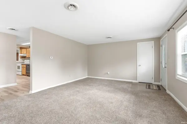 3924 Indian Hills DR, Fort Wayne, IN 46809-1122