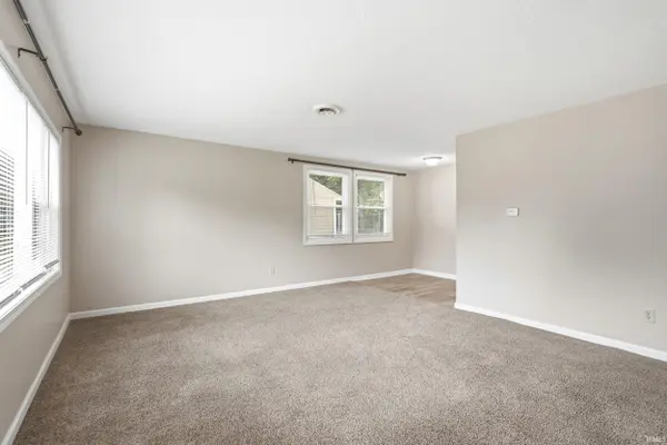 3924 Indian Hills DR, Fort Wayne, IN 46809-1122
