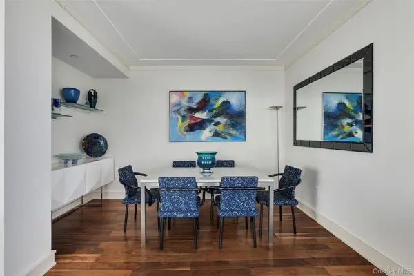 1 Renaissance SQ #V6G, White Plains, NY 10601