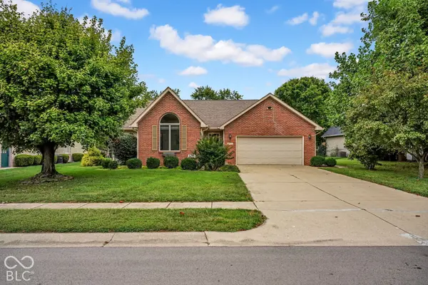 2470 Fairfax CT, Columbus, IN 47203