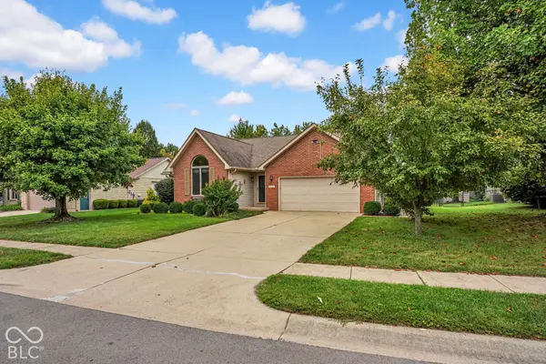 2470 Fairfax CT, Columbus, IN 47203