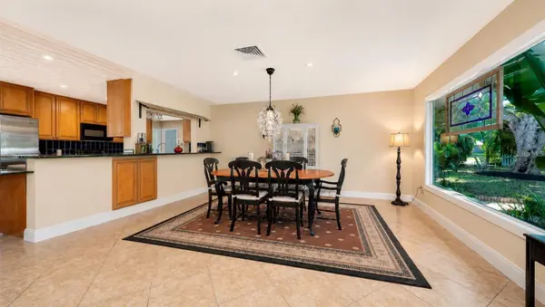 836 MAGELLAN DR, Sarasota, FL 34243