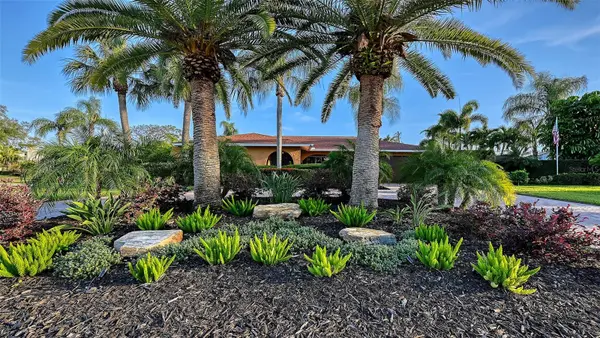 7137 WESTMORELAND DR, Sarasota, FL 34243