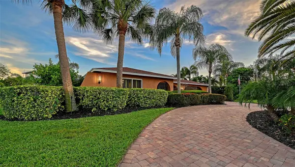 7137 WESTMORELAND DR, Sarasota, FL 34243