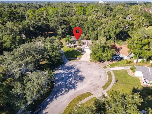 1056 SHADY HOLLOW DR, Deland, FL 32724