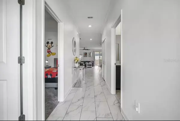 978 SPLASH SHOT PL, Davenport, FL 33896