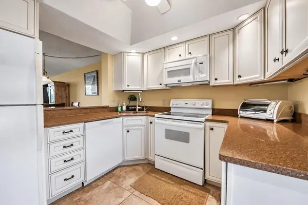 2618 COVE CAY DR #204, Clearwater, FL 33760