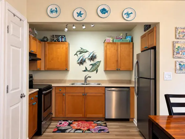 5184 BEACH DR SE #D, St Petersburg, FL 33705