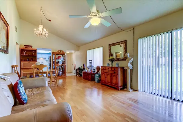 9537 86TH AVE #9537, Seminole, FL 33777